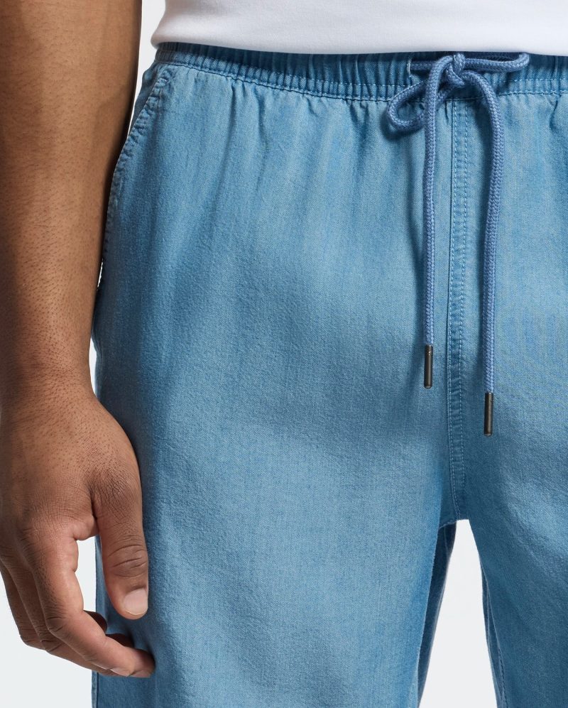 MENS KERVIN LIGHTWEIGHT DENIM WOVEN SHORT - B6R633F200 - Image 2